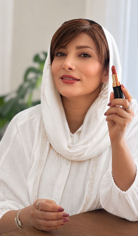 رژلب گیاهی گوشتی رنگ NLS